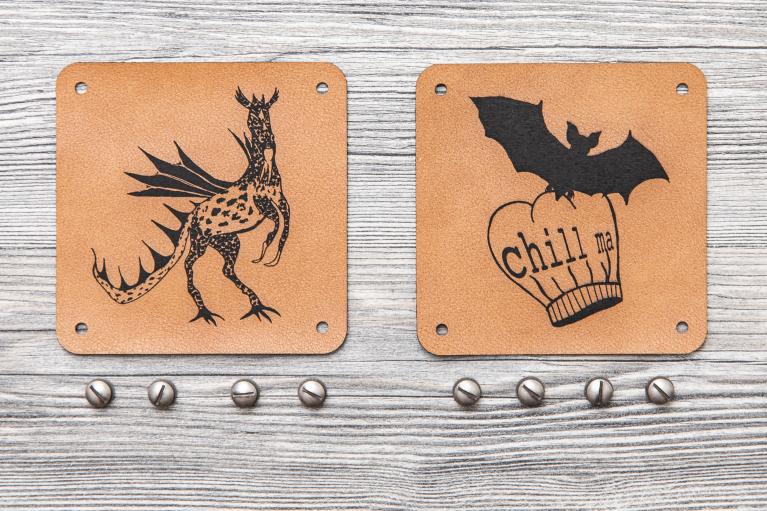 Set di design con etichette in pelle sintetica \"drago/pipistrello“ (Cod. art. 8107)