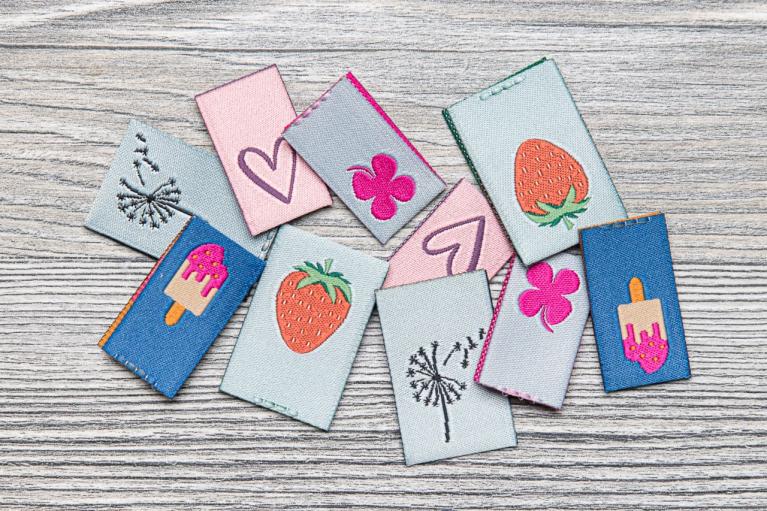 Set di etichette tessute di design \"Summer moments\" di Unikati (Cod. art. 9124)