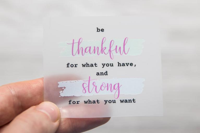 Immagine da stirare designer \"be thankful...\" di Unikati – Bag Design (Cod. art. 9401)