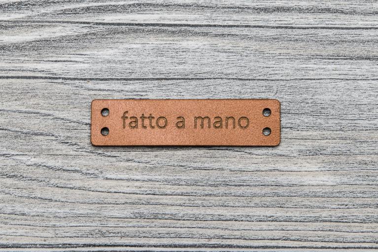 10 etichette in pelle naturale \"fatto a mano\" (Cod. art. 8009)